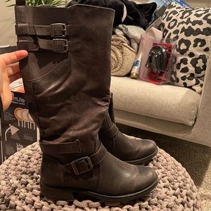 Bare Traps tall boot
